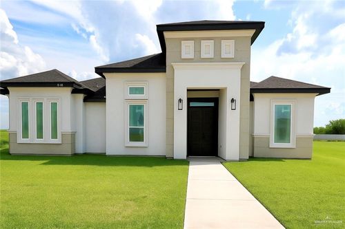 818 Seminole St, Rio Grande City, TX, 78582-6939 | Card Image