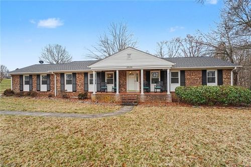 5585 Kane Drive, Pfafftown, NC, 27040 | Card Image