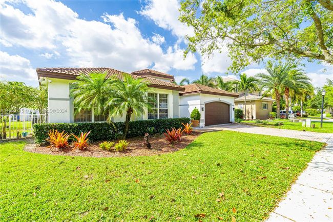 18708 Sw 47th St, House other with 5 bedrooms, 3 bathrooms and null parking in Miramar FL | Image 13