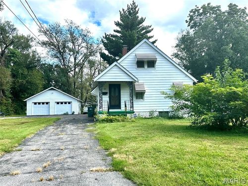 62 Jarvis Pl, East Saint Louis, IL, 62207-2519 | Card Image