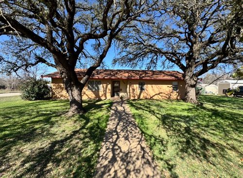 304 W 8th St, Brady, TX, 76825-5517 | Card Image