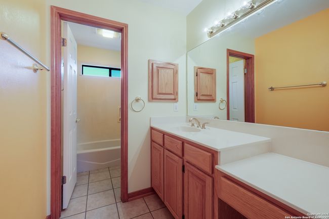 542 Silver Spgs, House other with 3 bedrooms, 3 bathrooms and null parking in Helotes TX | Image 10