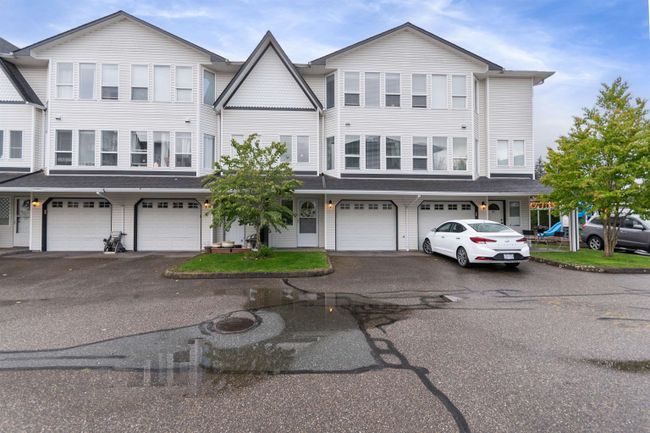 22 - 45286 Watson Road, Townhouse with 3 bedrooms, 2 bathrooms and 2 parking in Chilliwack BC | Image 1