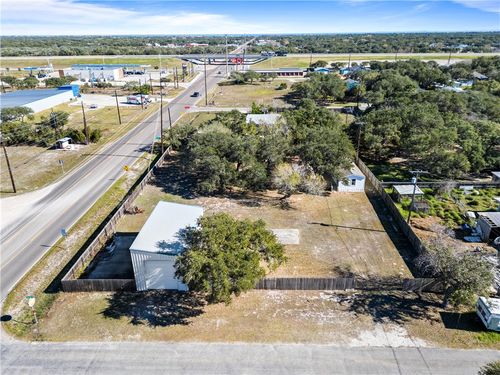 102 Oak St, Rockport, TX, 78382-7028 | Card Image