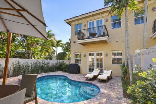 1121-1121 Ne 14th Ave, Fort Lauderdale, FL, 33304-2221 | Card Image