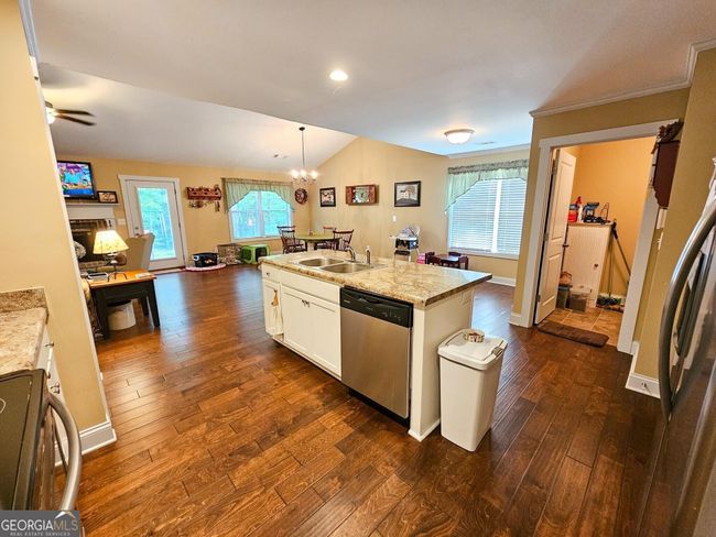 1081 Oak Hill Ln, House other with 3 bedrooms, 2 bathrooms and null parking in Madison GA | Image 7