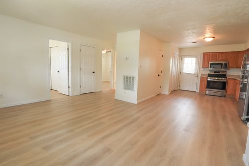 836 Deerfield Rd, Chatham, IL, 62629-1168 | Card Image