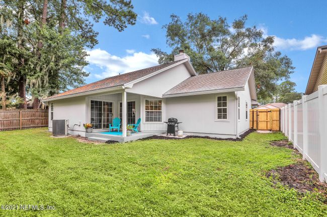 8850 Nature View Ln W, House other with 3 bedrooms, 2 bathrooms and null parking in Jacksonville FL | Image 21