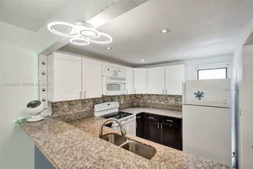 204-20400 W Country Club Dr, Aventura, FL, 33180-1665 | Card Image