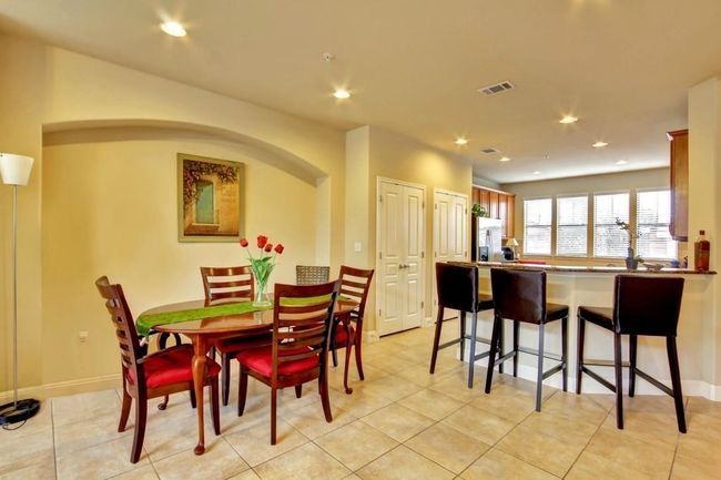 6701 Covered Bridge Dr, Condo with 3 bedrooms, 3 bathrooms and null parking in Austin TX | Image 5