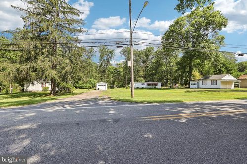 311 Rutt Rd, Bangor, PA, 18013-9607 | Card Image