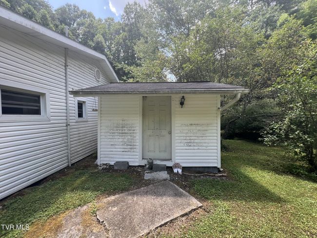 13423 Grayson Rd, House other with 2 bedrooms, 1 bathrooms and null parking in Coeburn VA | Image 12