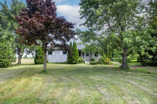 4442 Oil Springs Line, Oil Springs, ON, N0N1P0 | Card Image