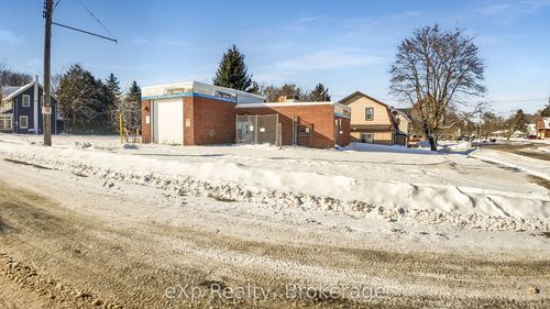 {{alt}} | Card Image