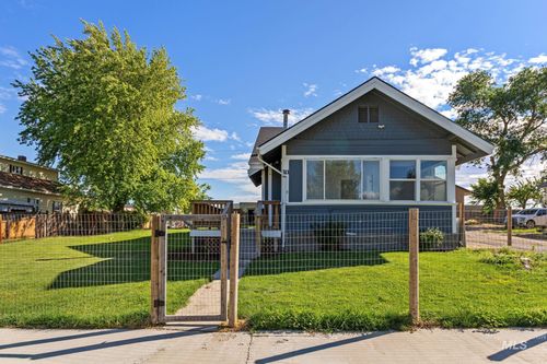 311 W D St, Shoshone, ID, 83352-5344 | Card Image
