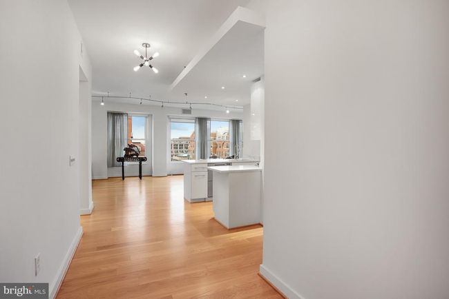 APT-900 - 675 E St Nw, Condo with 2 bedrooms, 4 bathrooms and null parking in WASHINGTON DC | Image 5