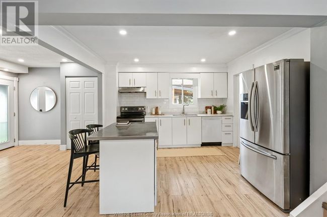 1361 Isabelle Pl, Home with 5 bedrooms, 2 bathrooms and null parking in Windsor ON | Image 18