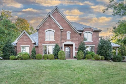 1271 Redfern Dr, Upper St. Clair, PA, 15241-2901 | Card Image