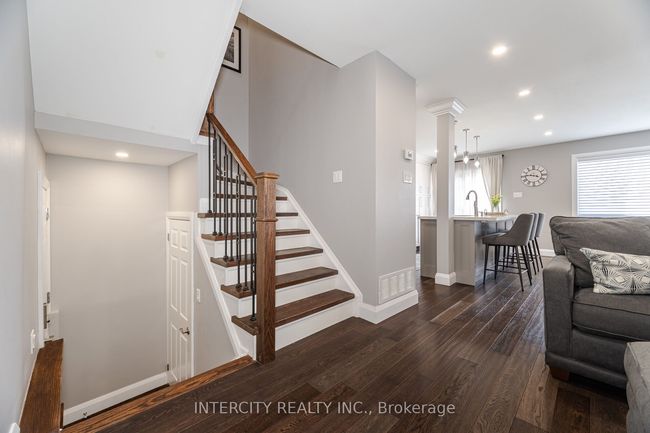 8 Sheardown Dr, House attached with 3 bedrooms, 3 bathrooms and 1 parking in Nobleton ON | Image 18