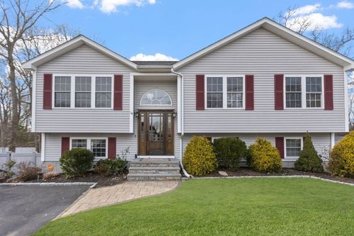 26 Setian Ln, West Warwick, RI, 02893-3223 | Card Image
