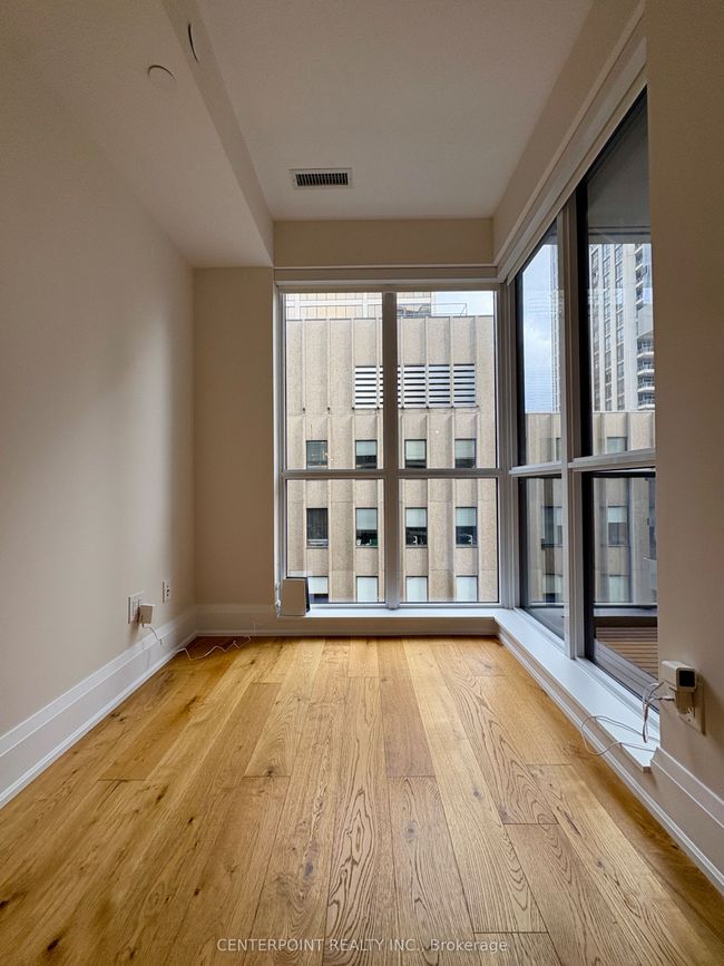 908 - 88 Cumberland St, Condo with 2 bedrooms, 1 bathrooms and null parking in Toronto ON | Image 10