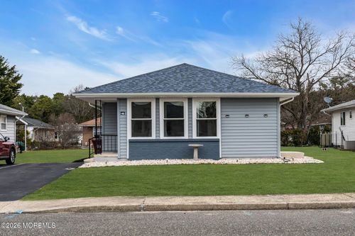 46 Falmouth St, Toms River, NJ, 08757-4201 | Card Image