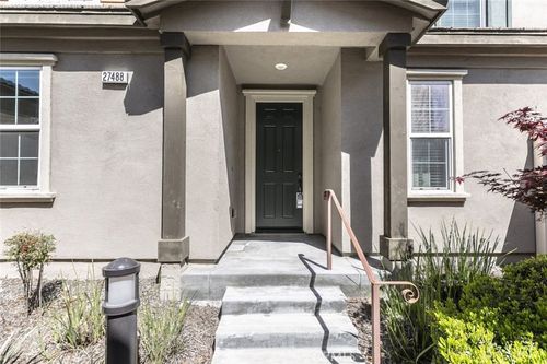 27488 Ginger Ct, Saugus, CA, 91350-5762 | Card Image