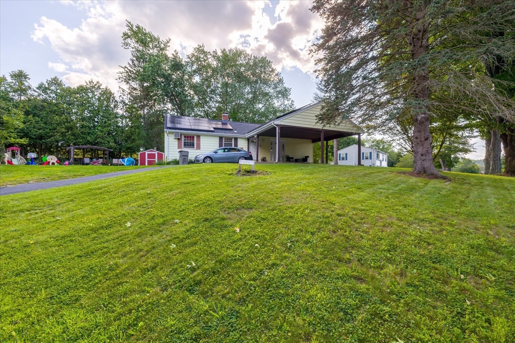 Smithville Rd, Spencer, MA 01562