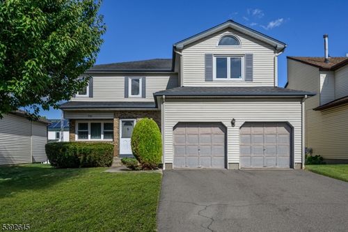 112 Apple Tree Ln, Union, NJ, 07083-5552 | Card Image