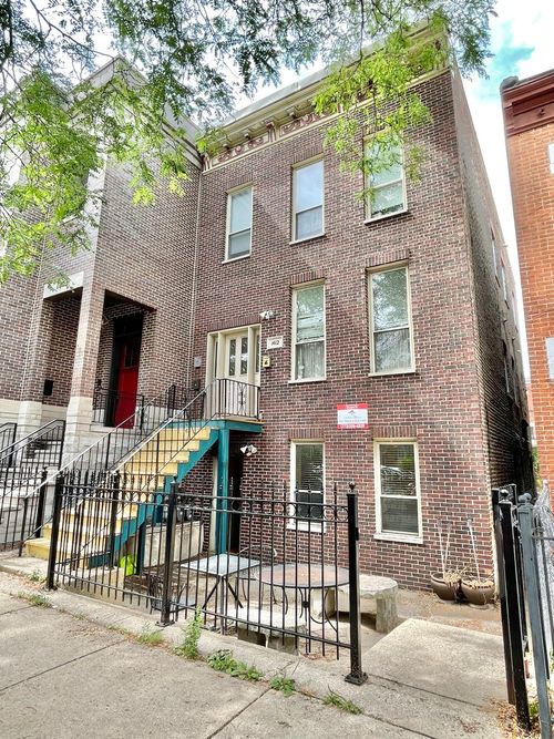 apt-2-1412 Flournoy St, Chicago, IL, 60607-2146 | Card Image