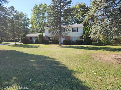 6965 N Adams Rd, Bloomfield Hills, MI, 48304-1202 | Card Image