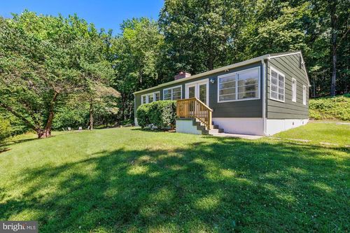 2459 Frogtown Rd, BLUEMONT, VA, 20135-5358 | Card Image
