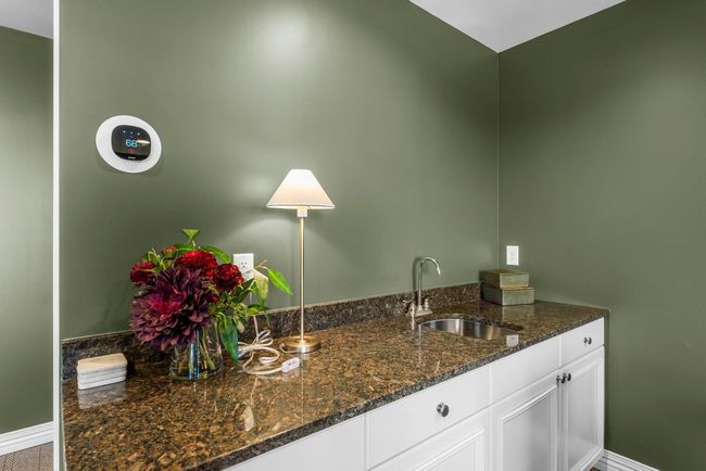 APT-112 - 1320 Riverside Ln, Condo with 2 bedrooms, 2 bathrooms and null parking in Mendota Heights MN | Image 56