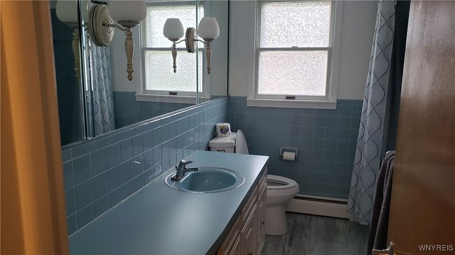 Full bathroom with tub & shower | Image 33