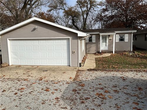 22 Lakeview Dr, Neoga, IL, 62447-2204 | Card Image