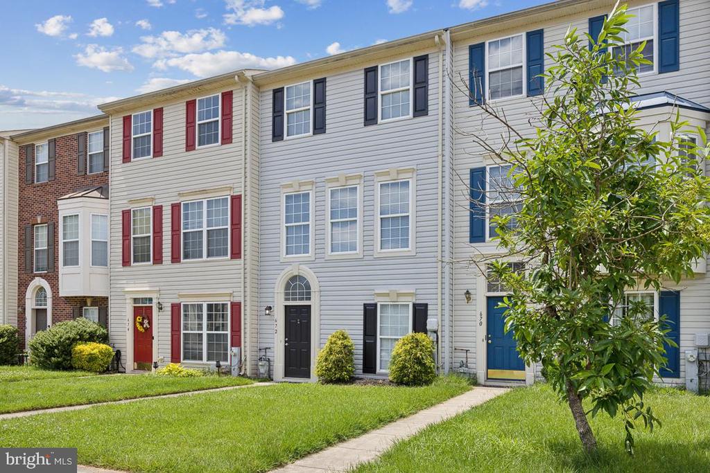 Seawave Ct, Middle River, MD 21220