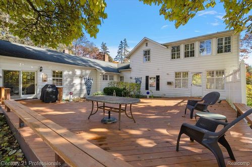 8051 Bridge Lake Rd, Clarkston, MI, 48348-4146 | Card Image