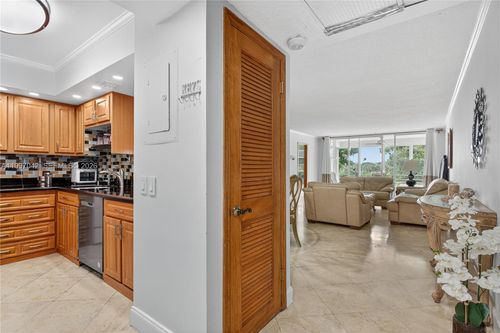 apt-206-2671 S Course Dr, Pompano Beach, FL, 33069-3950 | Card Image