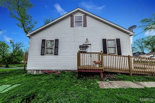 251 7th St, Carlyle, IL, 62231-2227 | Card Image