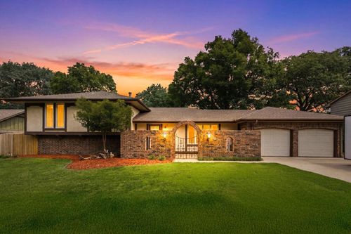 8300 E Brookhollow Ln, Wichita, KS, 67206-2308 | Card Image