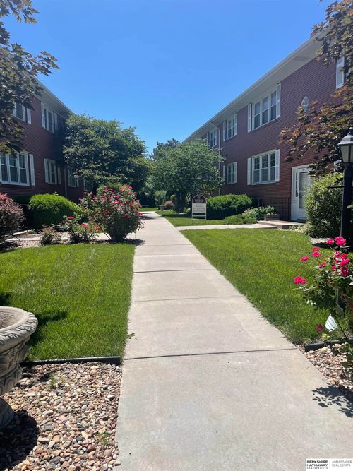 3-9105 Arbor Street, Omaha, NE, 68124 | Card Image
