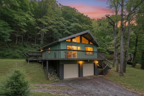 312 Brooke Ave, Morgantown, WV, 26505-6362 | Card Image