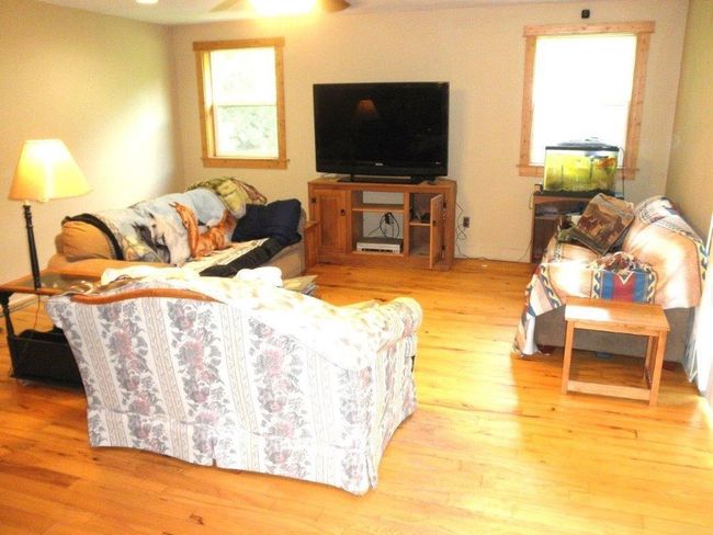 9153 Oak Ave, Home with 5 bedrooms, 3 bathrooms and null parking in Cresco IA | Image 5