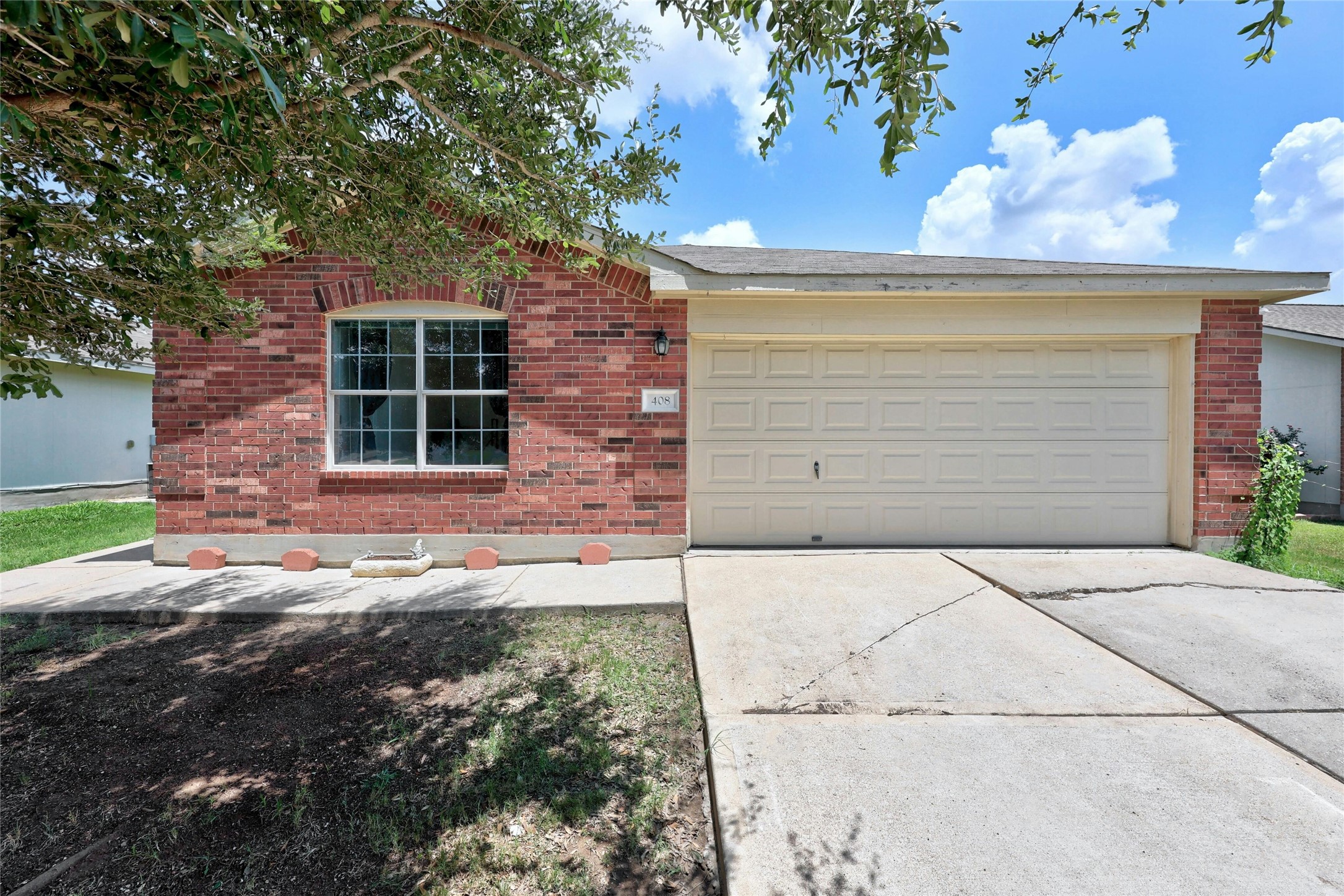 Saul St, Hutto, TX 78634