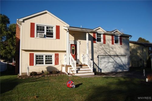 20 Park Lane Cir, Lockport, NY, 14094-4709 | Card Image