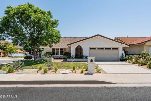 28904 Timberlane St, Agoura Hills, CA, 91301-1744 | Card Image