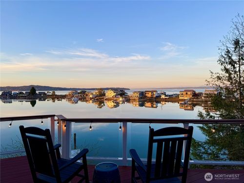 10258 Ne Lafayette Ave, Bainbridge Island, WA, 98110-4124 | Card Image