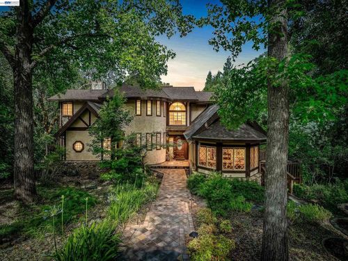 8681 Winding Way, Fair Oaks, CA, 95628 | Card Image