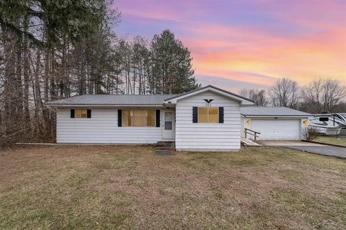 103 W Ludington Dr, Farwell, MI, 48622-9448 | Card Image