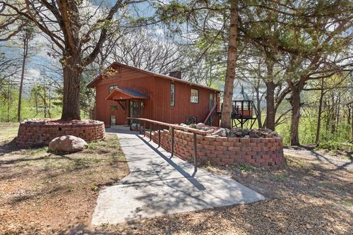 327 Krattley Ln, Hudson, WI, 54016-7104 | Card Image